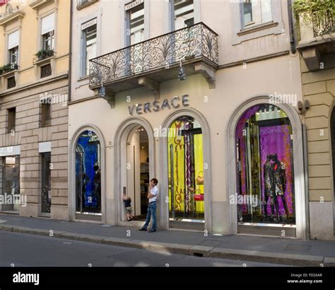 boutique versace via montenapoleone|via montenapoleone boutiques.